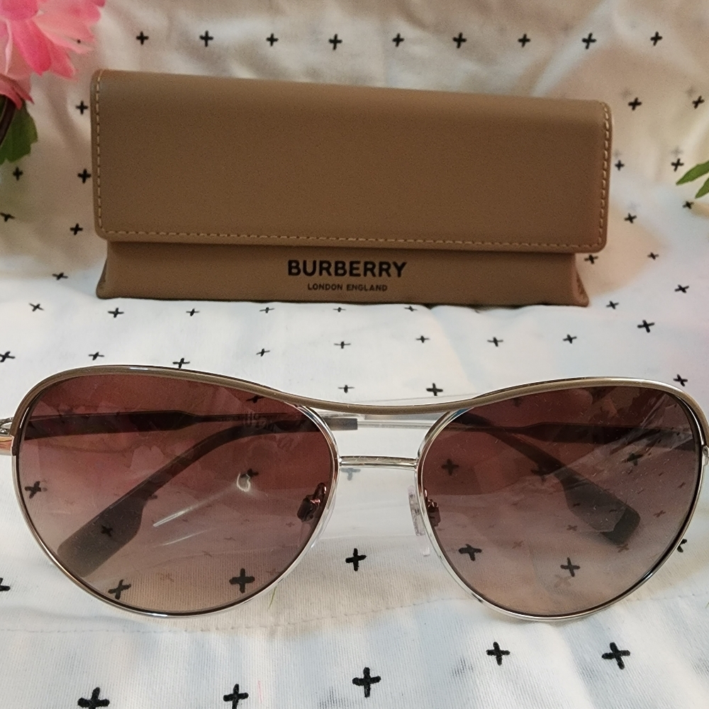 Burberry Sunglasses - Picture 7 of 13